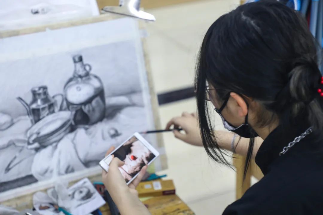 高二開始學(xué)美術(shù)來得及嗎？南京畫室寒假班給大家的幾點(diǎn)建議！